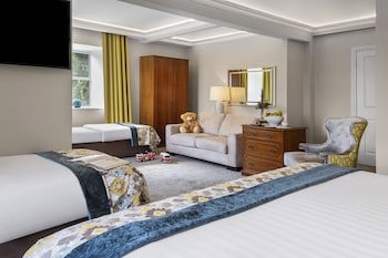Cork's Vienna Woods Hotel And Villas