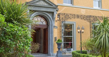 Cork's Vienna Woods Hotel And Villas