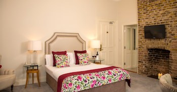 Cork's Vienna Woods Hotel And Villas