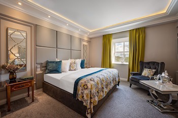 Cork's Vienna Woods Hotel And Villas