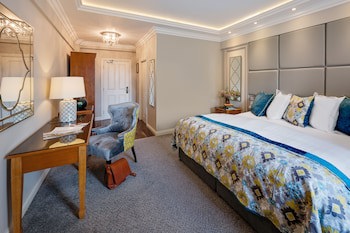 Cork's Vienna Woods Hotel And Villas