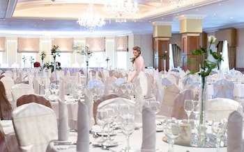 Cork's Vienna Woods Hotel And Villas