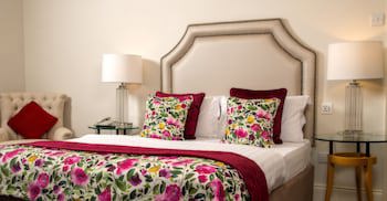 Cork's Vienna Woods Hotel And Villas