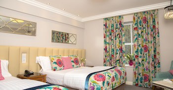 Cork's Vienna Woods Hotel And Villas