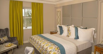 Cork's Vienna Woods Hotel And Villas