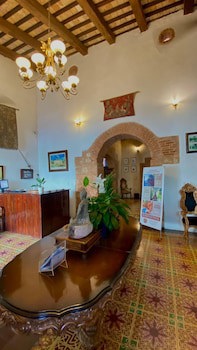 Dona Elvira Boutique Hotel