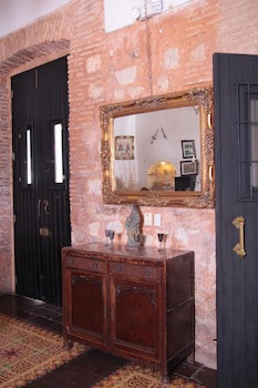 Dona Elvira Boutique Hotel