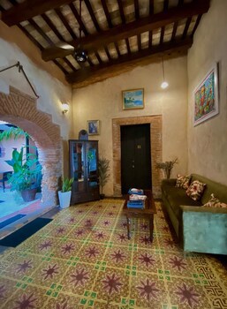 Dona Elvira Boutique Hotel