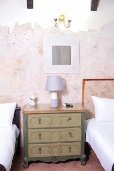 Dona Elvira Boutique Hotel