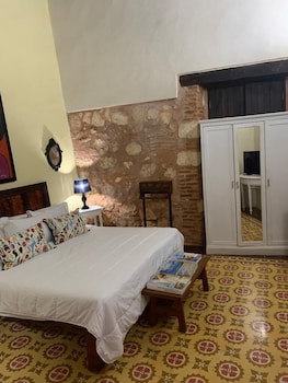 Dona Elvira Boutique Hotel