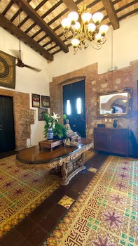 Dona Elvira Boutique Hotel