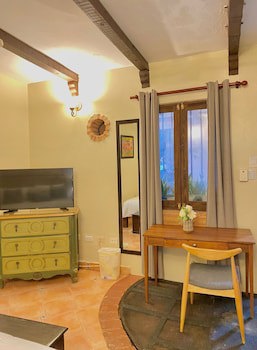 Dona Elvira Boutique Hotel