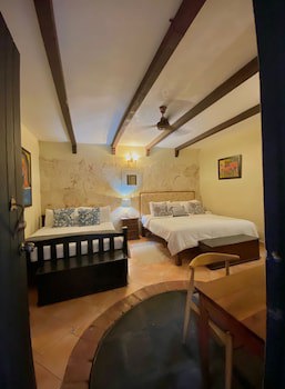 Dona Elvira Boutique Hotel