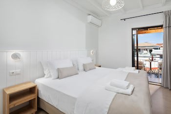 Bella Vista Beach Hotel and Studios fotoğrafı