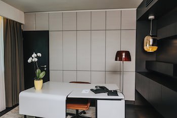 Crowne Plaza Belgrade, An Ihg Hotel