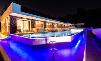 Zoes Hotel fotoğrafı