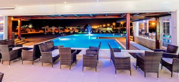 Zoes Hotel fotoğrafı