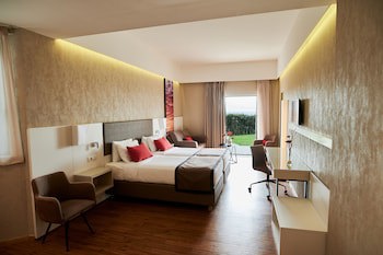 Ramada Plaza By Wyndham Thraki galeri fotoğrafı
