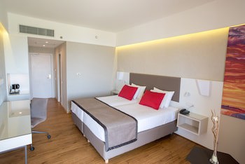 Ramada Plaza By Wyndham Thraki galeri fotoğrafı