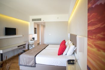 Ramada Plaza By Wyndham Thraki galeri fotoğrafı