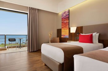 Ramada Plaza By Wyndham Thraki galeri fotoğrafı