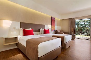 Ramada Plaza By Wyndham Thraki galeri fotoğrafı