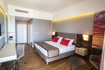 Ramada Plaza By Wyndham Thraki galeri fotoğrafı