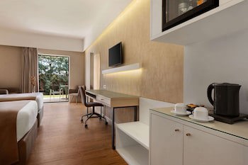 Ramada Plaza By Wyndham Thraki galeri fotoğrafı