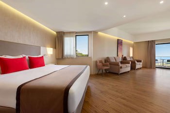 Ramada Plaza By Wyndham Thraki galeri fotoğrafı