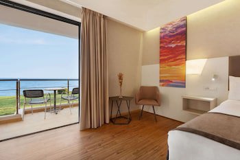 Ramada Plaza By Wyndham Thraki galeri fotoğrafı
