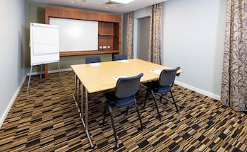 Holiday Inn Express Stevenage, An Ihg Hotel