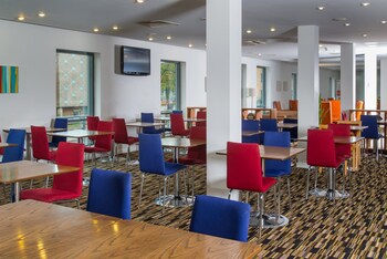 Holiday Inn Express Stevenage, An Ihg Hotel