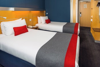 Holiday Inn Express Stevenage, An Ihg Hotel