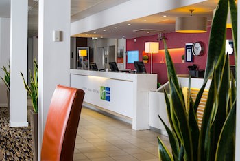 Holiday Inn Express Stevenage, An Ihg Hotel