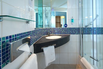 Holiday Inn Express Stevenage, An Ihg Hotel