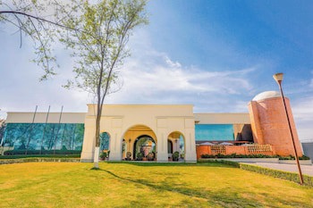 Courtyard By Marriott Toluca Airport