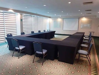 Courtyard By Marriott Toluca Airport