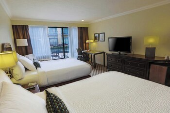 Courtyard By Marriott Toluca Airport