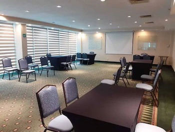 Courtyard By Marriott Toluca Airport