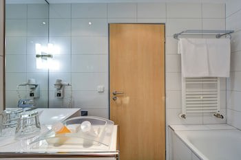 Holiday Inn Prague Airport by IHG galeri fotoğrafı