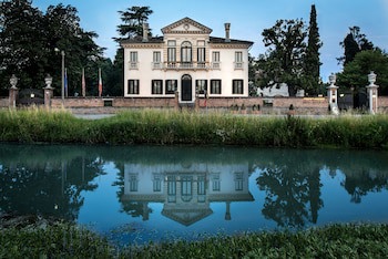 Villa Franceschi Hotel & Resort