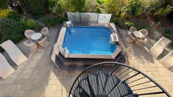 Hempstead House Hotel
