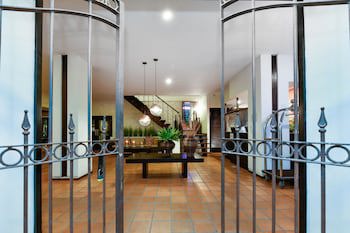 Talk Of The Town Hotel And Beach Club