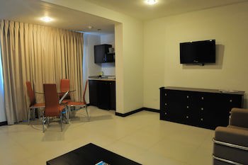 Talk Of The Town Hotel And Beach Club