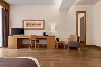 Lazart Hotel, Trademark Collection By Wyndham