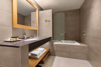 Lazart Hotel, Trademark Collection By Wyndham