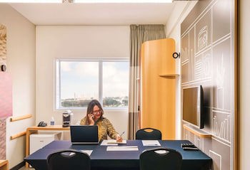 Ibis Taubate