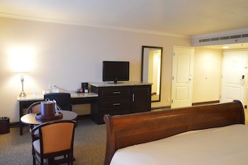 Best Western Plus Nuevo Laredo Inn & Suites