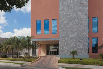 Best Western Plus Nuevo Laredo Inn & Suites