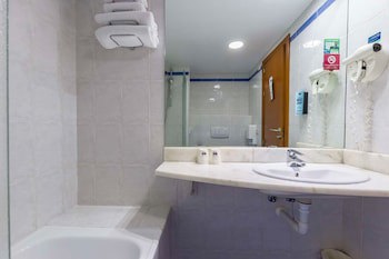 Travelodge Madrid Alcala De Henares
